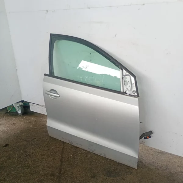 Porta anteriore destra Volkswagen Polo (2009 – 2014) 1.4 63 KW benzina 6R4831056J CGG