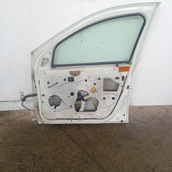 Porta anteriore destra Dacia Duster (2010 – 2013) 1.6 77 KW benzina 801008256R K4M H6