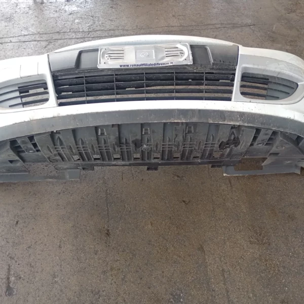 Paraurti anteriore Renault Scenic 3a Serie (2009 – 2013) 1.5 81 KW diesel 620222226R K9K J8