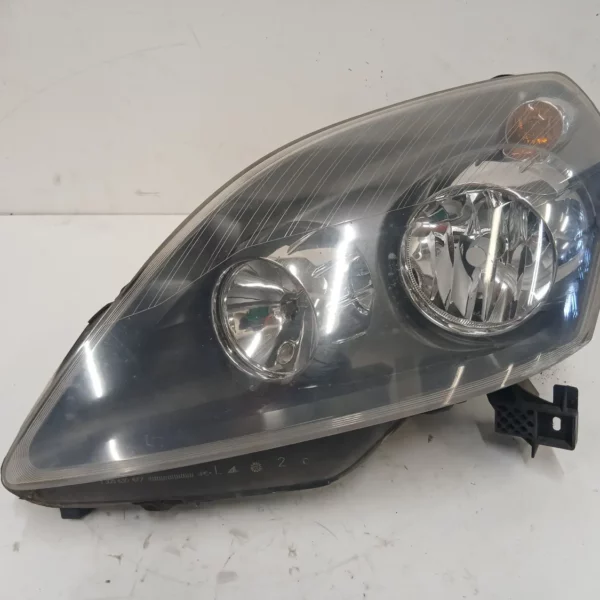 Faro ant. sinistra Opel Zafira (2005 – oggi) 1.9 74 KW diesel 93190408 Z19DT