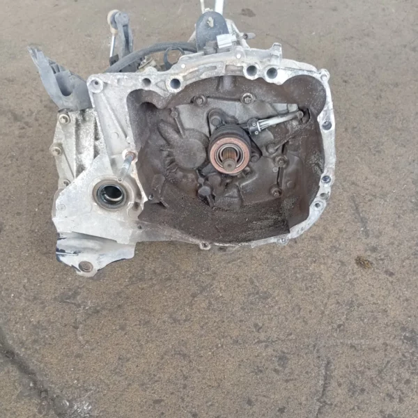 Cambio completo Renault Clio 4a Serie (2012 – 2016) 1.1 54 KW benzina 320109666R D4F D7