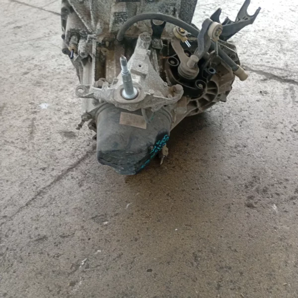 Cambio completo Renault Clio 4a Serie (2012 – 2016) 1.1 54 KW benzina 320109666R D4F D7