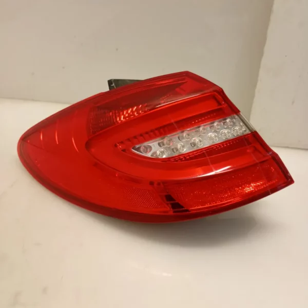 Faro posteriore est. sinistro Mercedes benz Classe B (2011 – 2019) 1.8 100 KW diesel A2469068700 651901