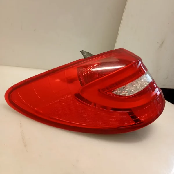 Faro posteriore est. sinistro Mercedes benz Classe B (2011 – 2019) 1.8 100 KW diesel A2469068700 651901