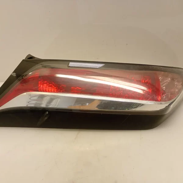 Faro posteriore sinistro Toyota Aygo 2a Serie 2015 1.0 51 KW benzina 815610H120 1KR-FE