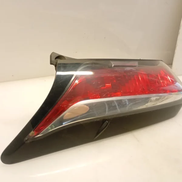 Faro posteriore sinistro Toyota Aygo 2a Serie 2015 1.0 51 KW benzina 815610H120 1KR-FE
