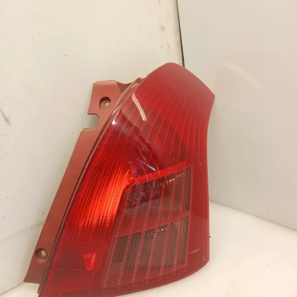 Faro posteriore destra Suzuki Swift (2005 – 2011) 1.3 51 KW diesel 3565062J00000 Z13DT