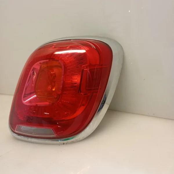 Faro posteriore destra Fiat 500x (2014 – 2019) 1.3 70 KW diesel 52022739 55266963