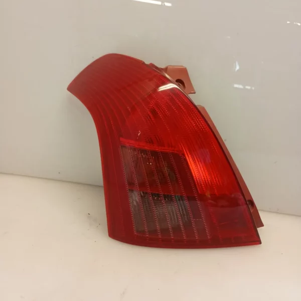 Faro posteriore sinistra Suzuki Swift (2005 – 2011) 1.3 51 KW diesel 3567062J00000 Z13DT
