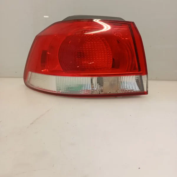 Faro posteriore est. sinistra Volkswagen Golf (2008 – oggi) 1.4 59 KW benzina 5K0945095N CGG