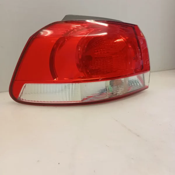Faro posteriore est. sinistra Volkswagen Golf (2008 – oggi) 1.4 59 KW benzina 5K0945095N CGG