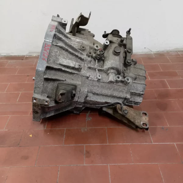 Cambio completo Toyota Yaris (2001 – 2005) 1.3 64 KW benzina 303000D020 2SZ FE