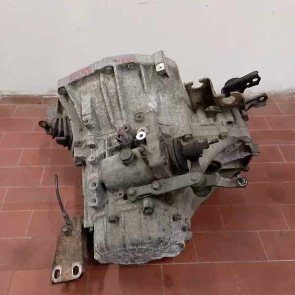 Cambio completo Toyota Yaris (2001 – 2005) 1.3 64 KW benzina 303000D020 2SZ FE
