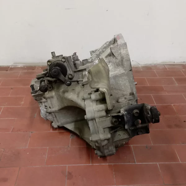 Cambio completo Toyota Yaris (2001 – 2005) 1.3 64 KW benzina 303000D020 2SZ FE