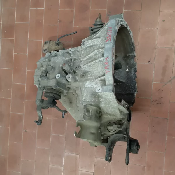 Cambio completo Toyota Yaris (2001 – 2005) 1.3 64 KW benzina 303000D020 2SZ FE