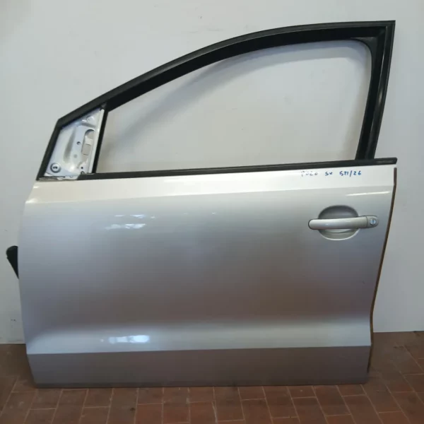 Porta anteriore sinistra Volkswagen Polo (2009 – 2014) 1.6 55 KW diesel 6R3831055J CAY