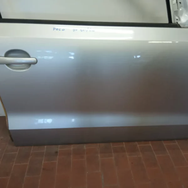 Porta anteriore destra Volkswagen Polo (2009 – 2014) 1.6 55 KW diesel 6R3831056J CAY