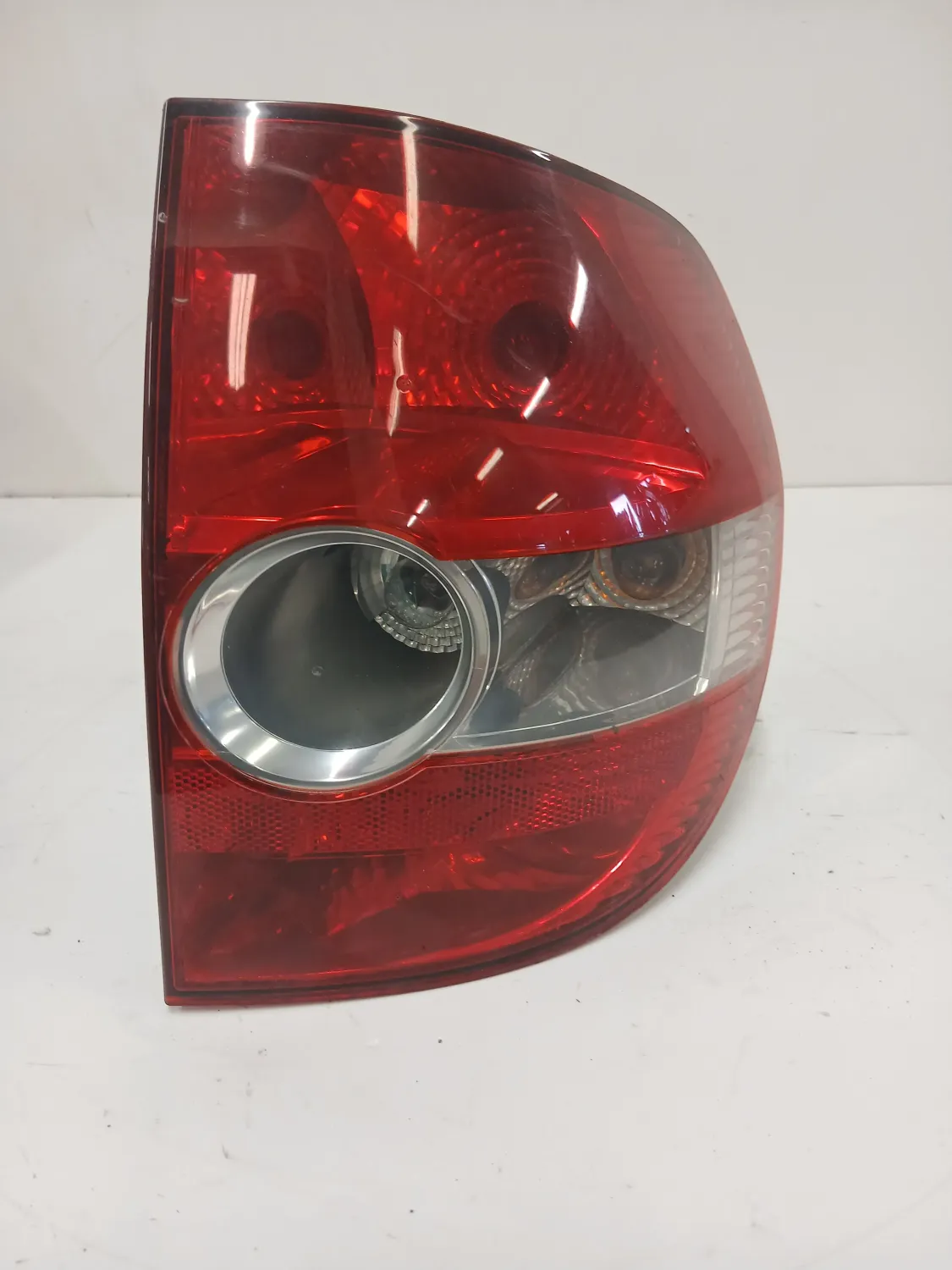 Faro posteriore destra Volkswagen Fox (2005 – 2011) 1.4 51 KW diesel 5Z0945112 BNM
