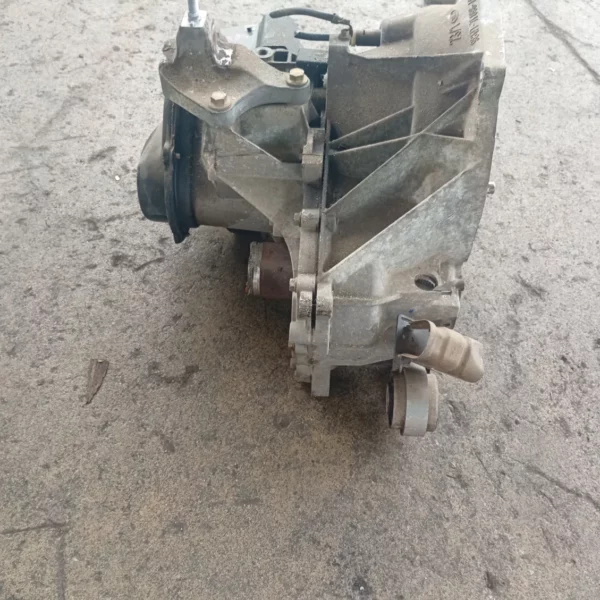 Cambio completo Ford Fusion (2002 – oggi) 1.6 74 KW benzina 1474329 FYJA