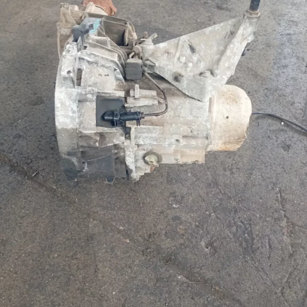 Cambio-5 marce Renault Scenic Rx 4 (2000 – 2003) 1.9 75 KW diesel 8200294974 F9Q K7