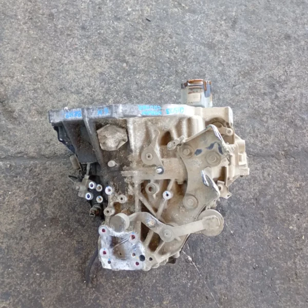 Cambio completo Toyota Urban Cruiser (2009 – 2014) 1.3 74 KW benzina 3030052671 1NR FE