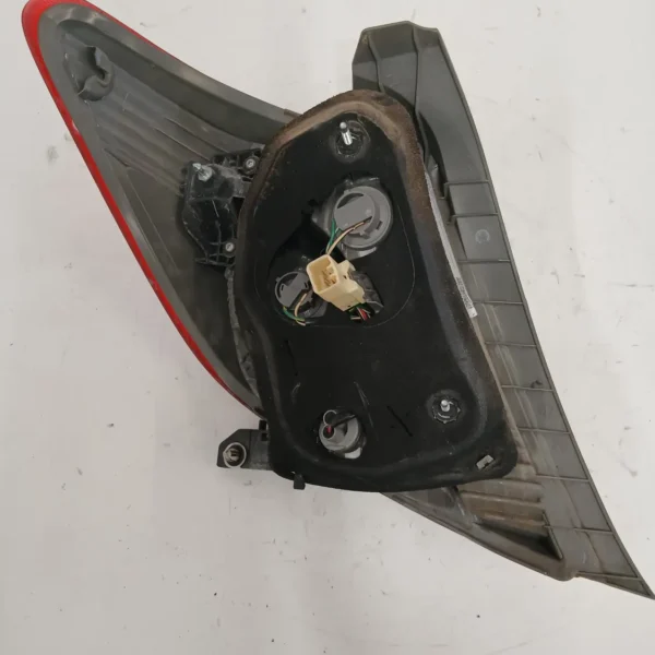 Faro posteriore destra Toyota Yaris (2011 – 2015) 1.0 51 KW benzina 815510D370 1KR FE