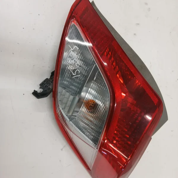 Faro posteriore destra Toyota Yaris (2011 – 2015) 1.0 51 KW benzina 815510D370 1KR FE