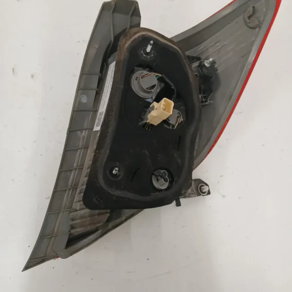 Faro posteriore sinistra Toyota Yaris (2011 – 2015) 1.0 51 KW benzina 815610D370 1KR FE