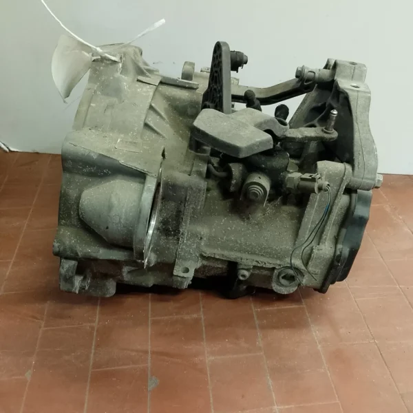 Cambio completo Volkswagen Golf (2008 – oggi) 1.6 77 KW diesel 02Q300048J CAY