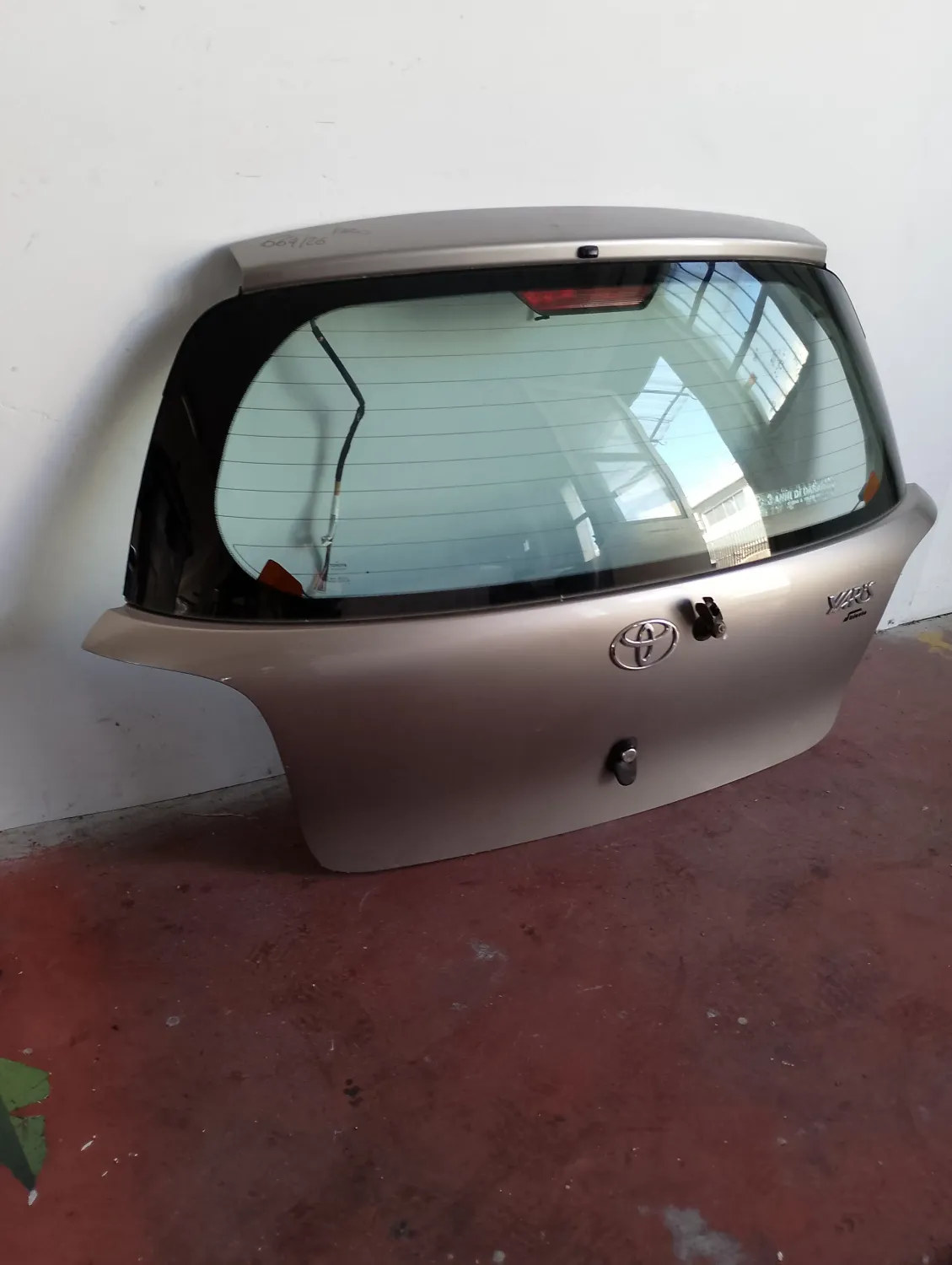 Portellone post. Toyota Yaris (2001 – 2005) 1.3 64 KW benzina 670050D020 2SZ FE