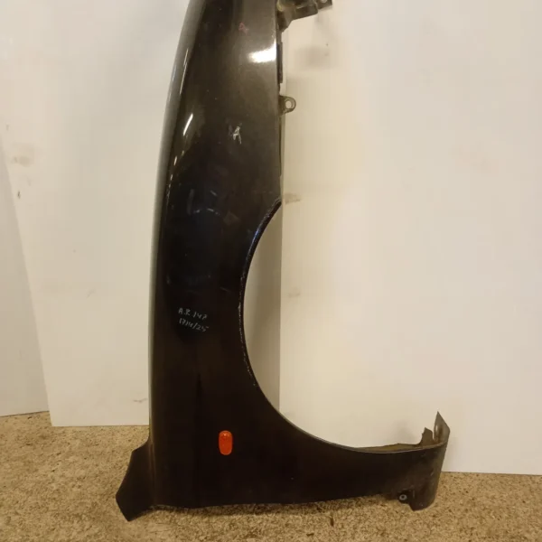 Parafango anteriore destra Alfa Romeo 147 (2000 – 2006) 1.9 85 KW diesel 46547294 937A2000