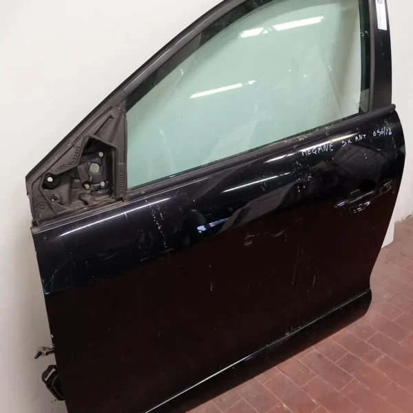 Porta anteriore sinistra Renault Megane 3a Serie (2013 – 2016) 1.5 81 KW diesel 801015772R K9K A6