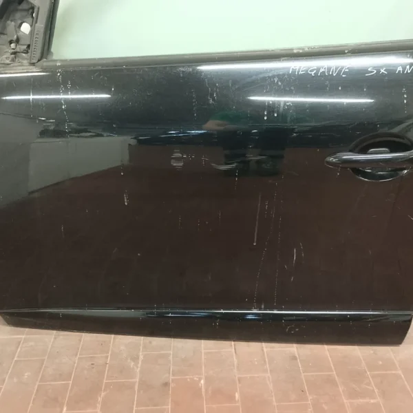 Porta anteriore sinistra Renault Megane 3a Serie (2013 – 2016) 1.5 81 KW diesel 801015772R K9K A6