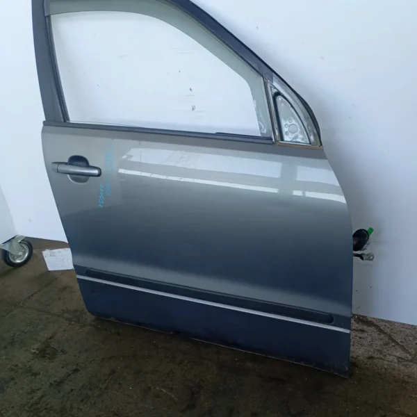 Porta anteriore destra Suzuki Grand Vitara (2005 – 2012) 1.9 95 KW diesel 6800165842000 F9Q