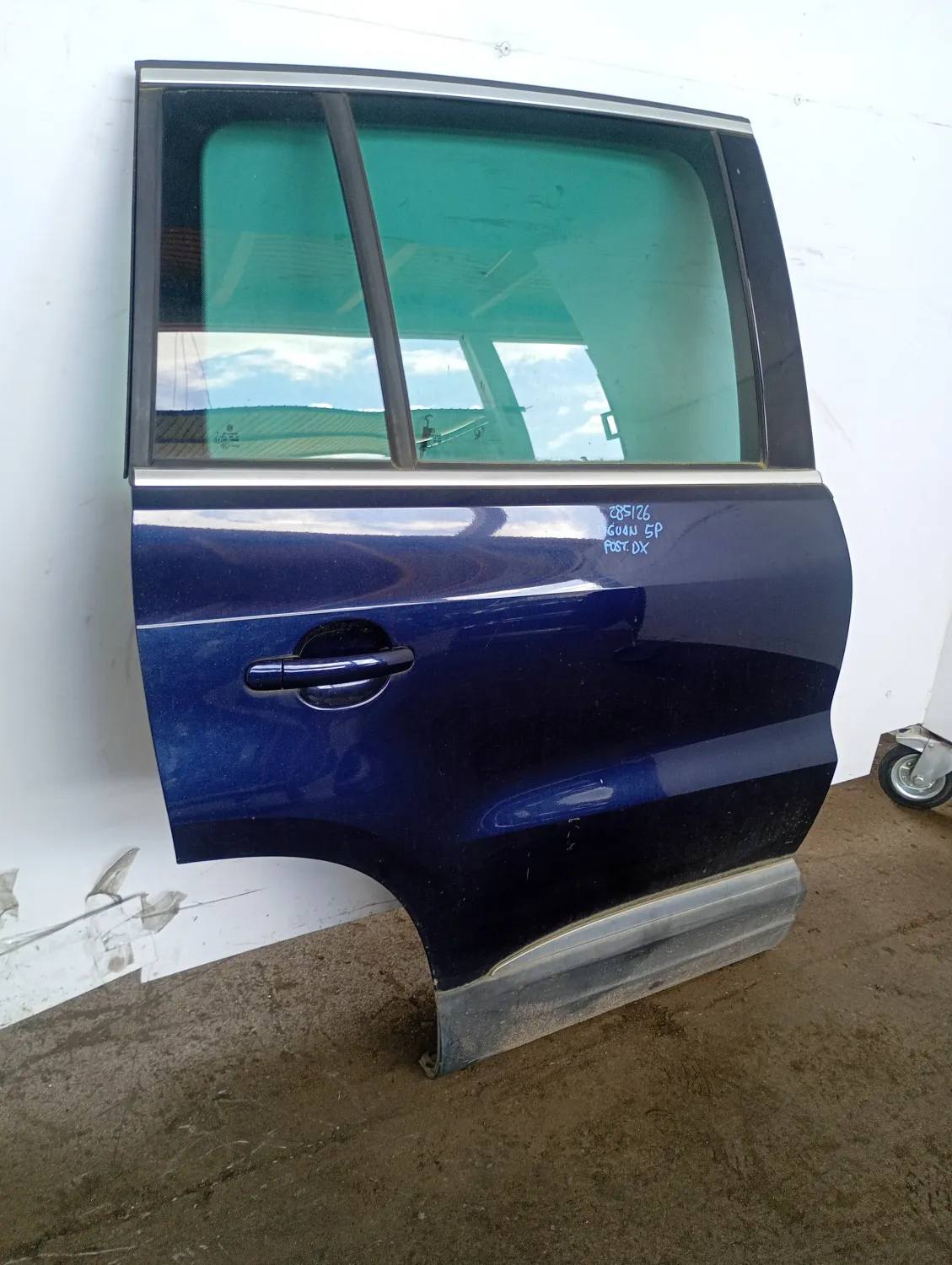 Porta posteriore destra Volkswagen Tiguan (2011 – 2016) 2.0 103 KW diesel 5N0833056A CFF