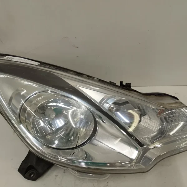 Faro ant. destra Ds DS3 (2009 – 2016) 1.4 70 KW benzina 1606930680 8FP