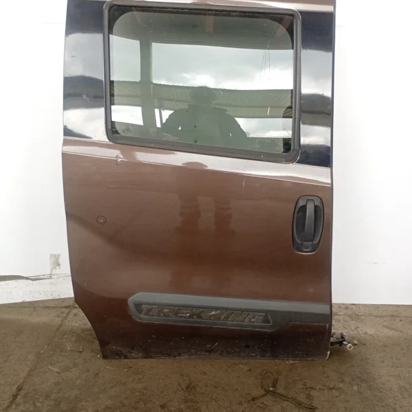 Porta scorrevole post. destra Fiat Doblo’ (2015 – oggi) 1.6 88 KW diesel 55280444