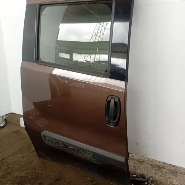 Porta scorrevole post. destra Fiat Doblo’ (2015 – oggi) 1.6 88 KW diesel 55280444