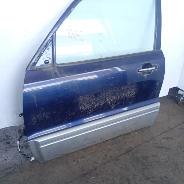 Porta anteriore sinistra Mitsubishi Pajero (2000 – 2007) 3.2 118 KW diesel 5700A883 4M41