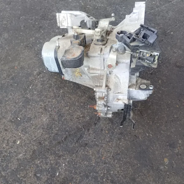 Cambio completo Peugeot 2008 (2013 – 2016) 1.2 60 KW benzina 9803846180 HM01