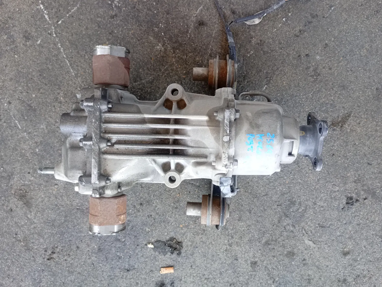 Differenziale posteriore completo Renault Koleos 4×4 (2008 – oggi) 2.0 110 KW diesel 38300JD610 M9R Z8