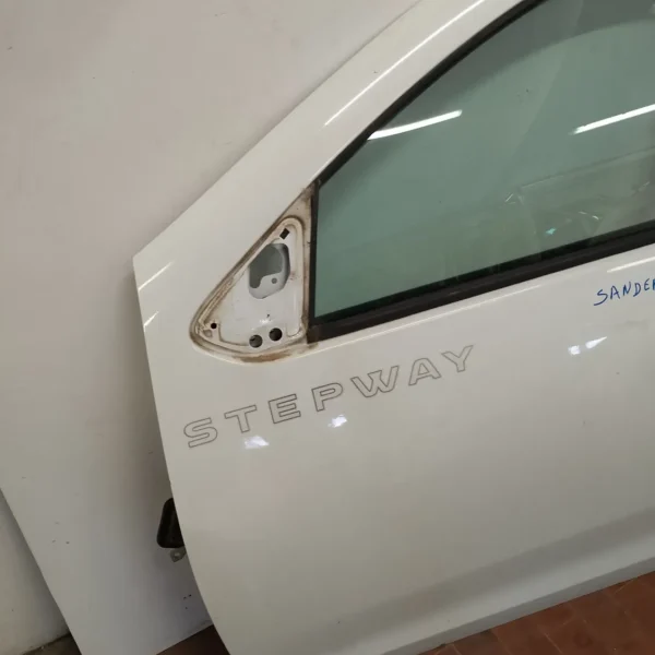 Porta anteriore sinistra Dacia Sandero 2a Serie (2012 – 2021) 1.5 66 KW diesel 801012479R K9K C6