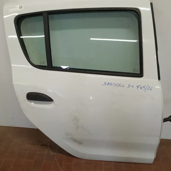 Porta posteriore destra Dacia Sandero 2a Serie (2012 – 2021) 1.5 66 KW diesel 821002434R K9K C6