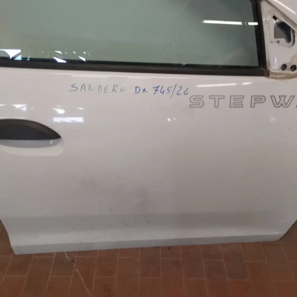 Porta anteriore destra Dacia Sandero 2a Serie (2012 – 2021) 1.5 66 KW diesel 801007952R K9K C6