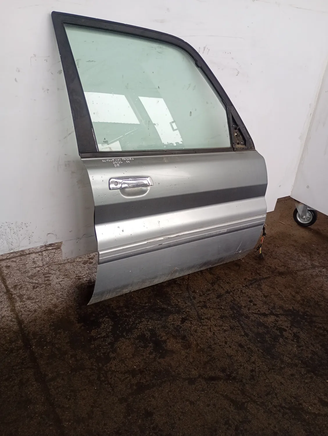 Porta anteriore destra Mitsubishi Pajero Pinin (1999 – 2006) 1.8 84 KW benzina MR566672 4G93