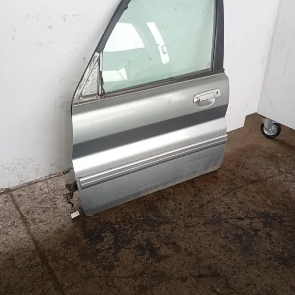 Porta anteriore sinistra Mitsubishi Pajero Pinin (1999 – 2006) 1.8 84 KW benzina MR566671 4G93