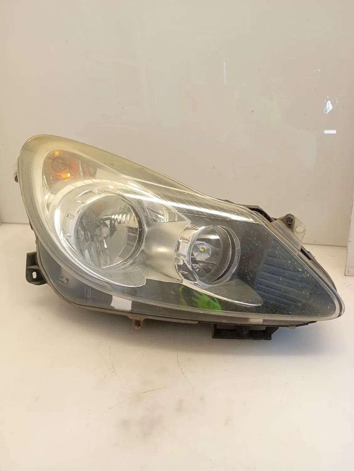 Faro ant. destra Opel Corsa (2006 – 2011) 1.3 55 KW diesel 93189366 Z13DTJ