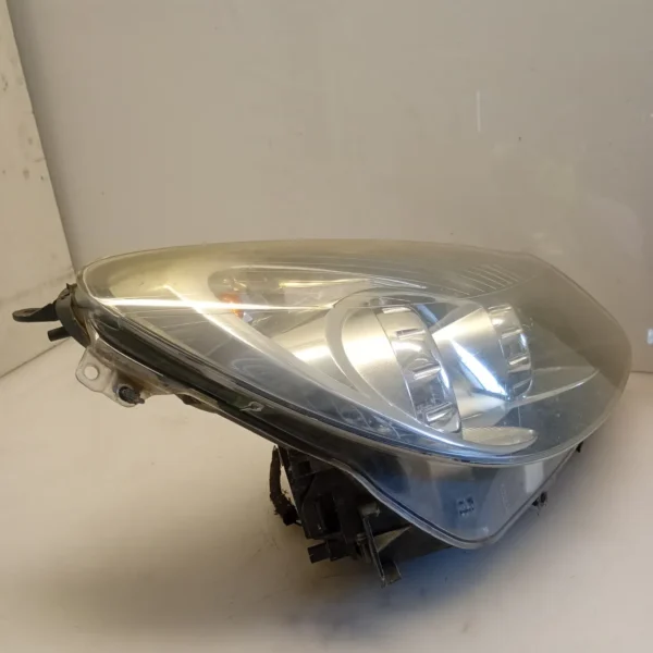 Faro ant. destra Opel Corsa (2006 – 2011) 1.3 55 KW diesel 93189366 Z13DTJ