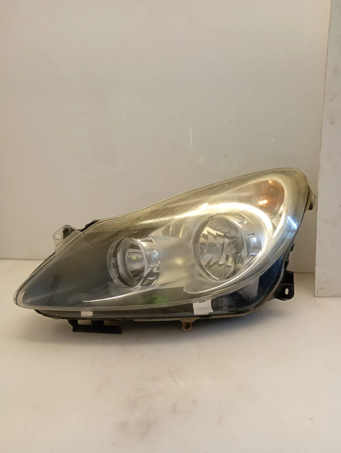 Faro ant. sinistra Opel Corsa (2006 – 2011) 1.3 55 KW diesel 93189365 Z13DTJ
