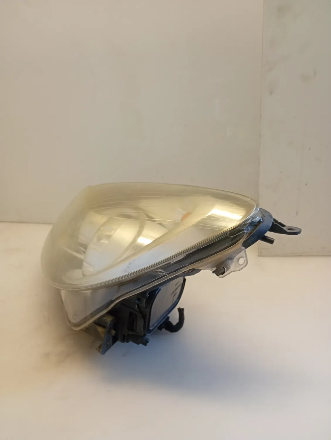 Faro ant. sinistra Opel Corsa (2006 – 2011) 1.3 55 KW diesel 93189365 Z13DTJ